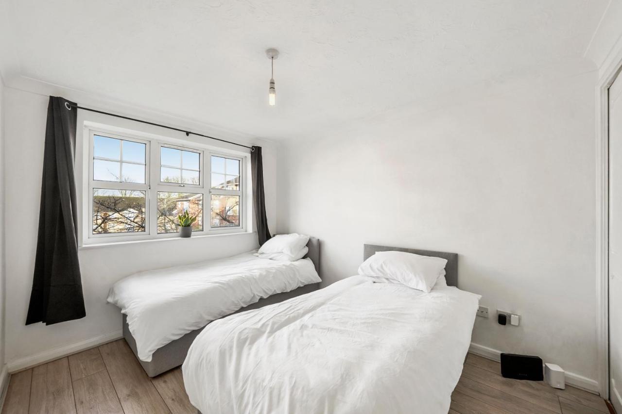 דירות Cozy Luton Town Centre Retreat מראה חיצוני תמונה